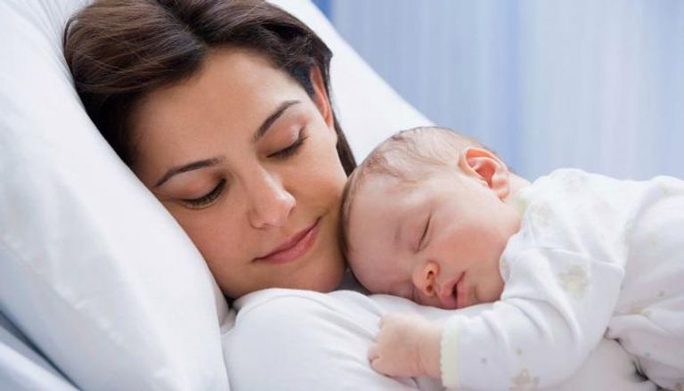 احتضان الأطفال الرضع يغير البصمة الوراثية