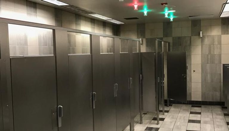 حمامات ذكية بمطار لوس أنجلوس