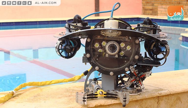 فريق مصري يطوّر من صناعة الغواصات الآلية