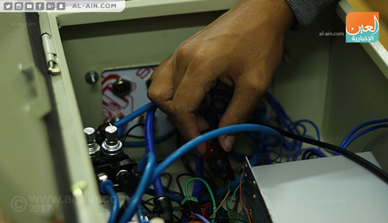 فريق مصري يطوّر من صناعة الغواصات الآلية