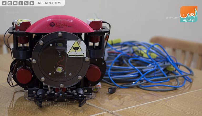فريق مصري يطوّر من صناعة الغواصات الآلية