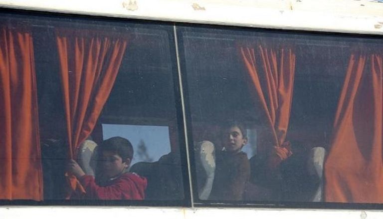 حافلة تقل مدنيين سوريين 