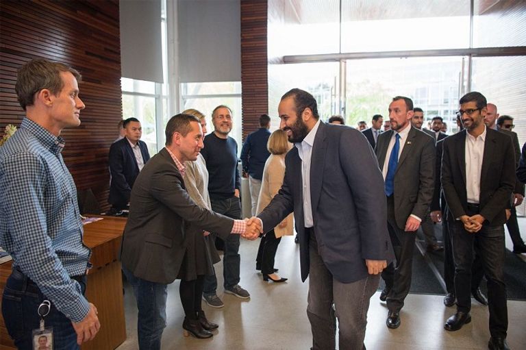 الأمير محمد بن سلمان خلال اجتماع مع كبار مستثمري سان فرانسيسكو