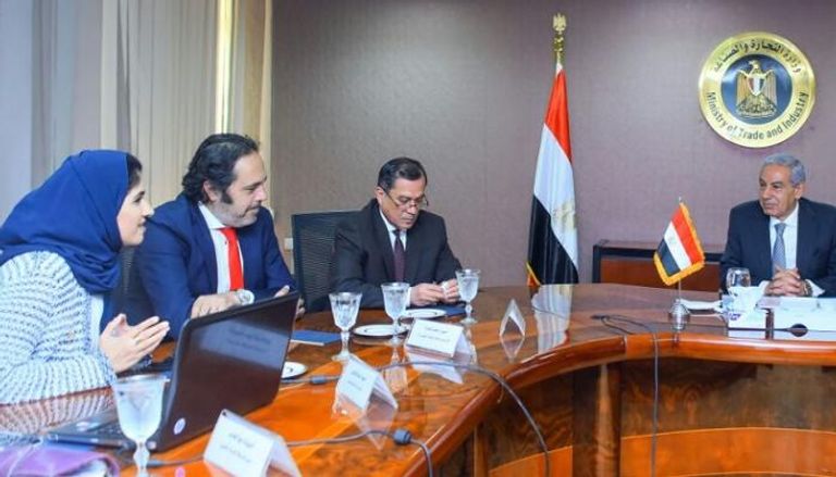وزير التجارة المصري يلتقي وفد "إكسبو 2020" في القاهرة