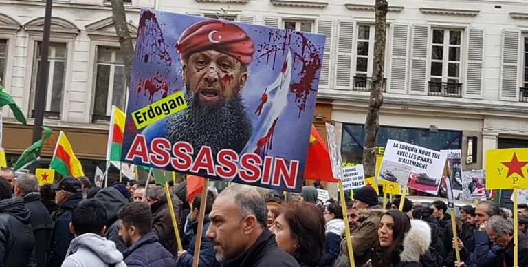 مظاهرات ضد الاحتلال التركي لشمال سوريا تقرير يكشف عن سبل حشد أردوغان التنظيمات لاحتلال المدن السورية