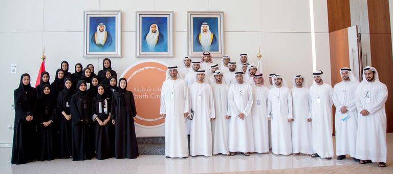 من الحلقات النقاشية لمجلس الإمارات للشباب
