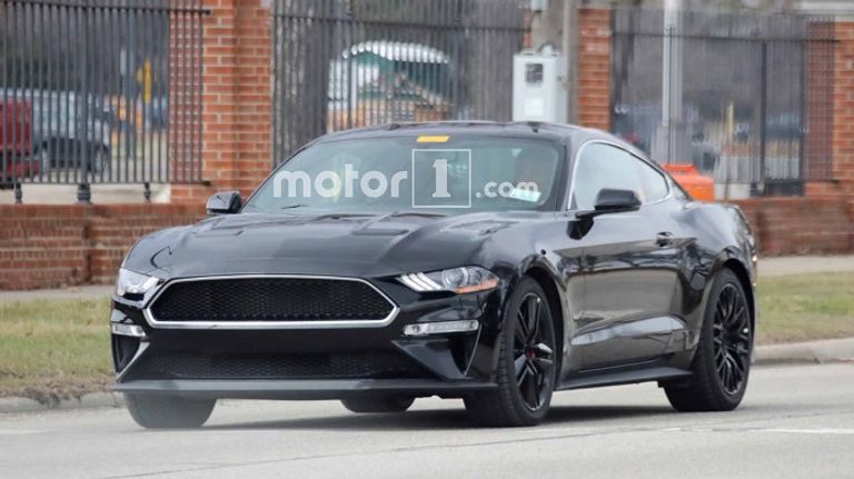 "موستانج بوليت" باللون الأخضر التقليدي