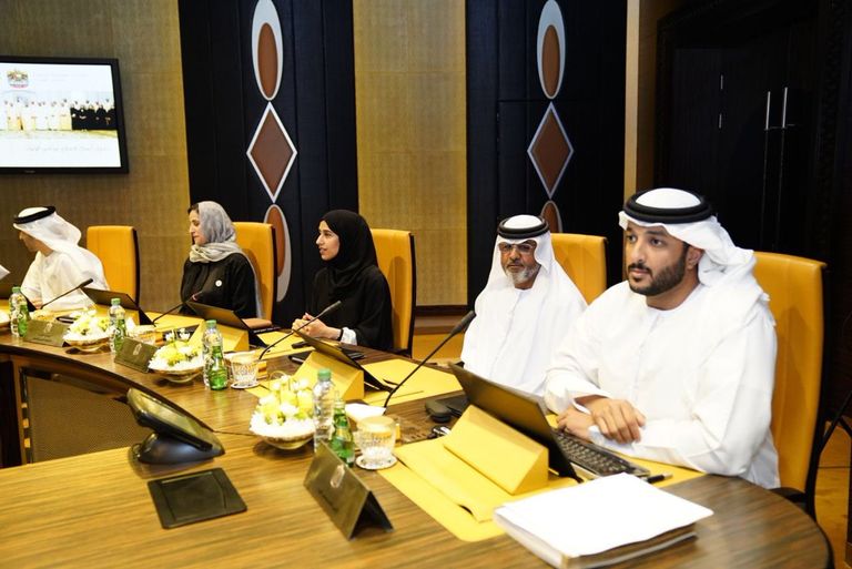 الشيخ محمد بن راشد مع المواطن الإماراتي علي المزروعي