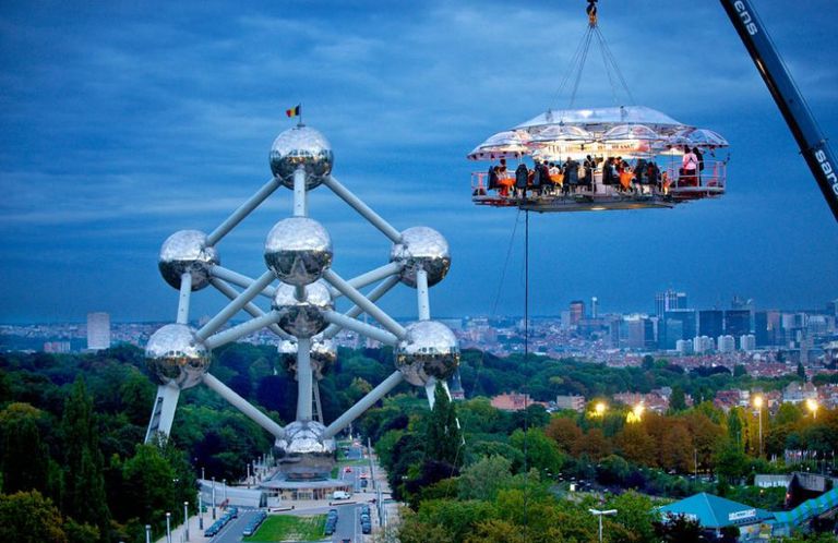 عشاء في الجو