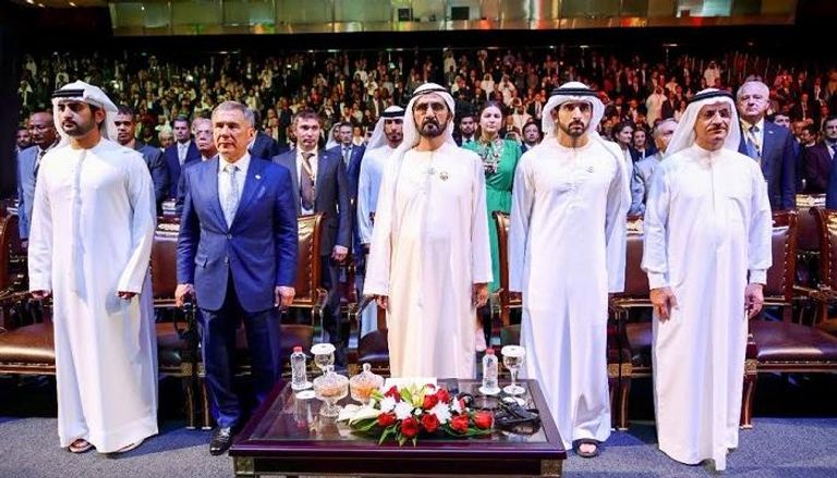   محمد بن راشد يحضر الجلسة الافتتاحية لملتقى الاستثمار في دبي