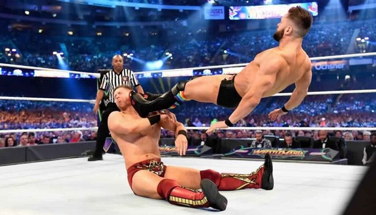 سيث رولينز بعد الفوز ببطولة الإنتركونتيننتال