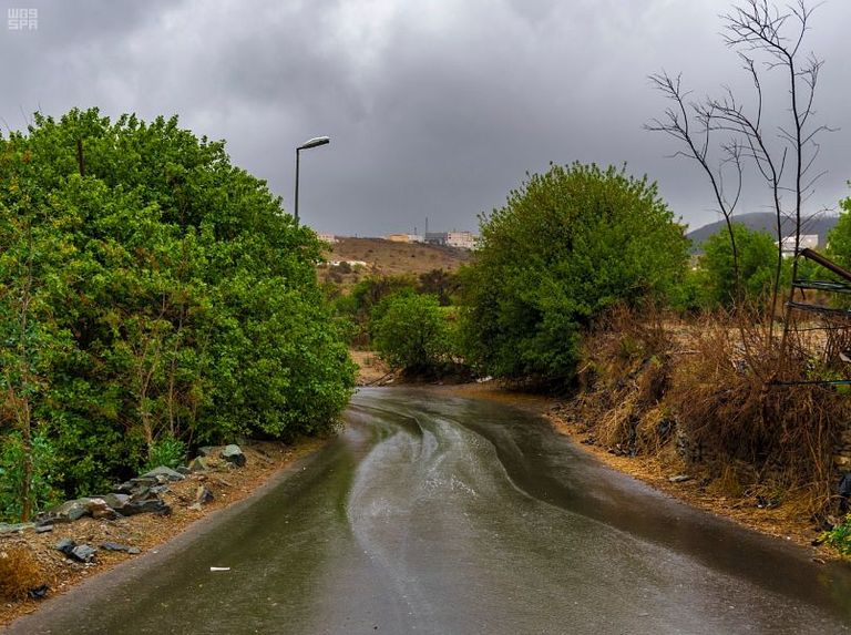 هطول أمطار غزيرة بالسعودية