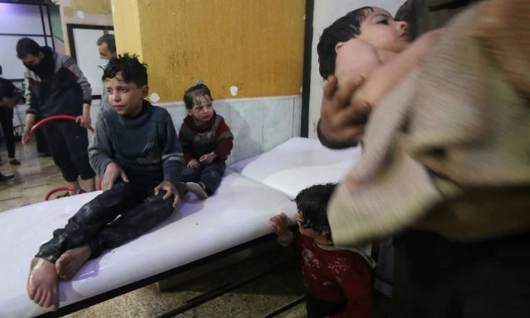 أطفال الدومة بعد الهجوم الكيميائي أطفال الدوما يصارعون بعد الهجوم الكيماوي