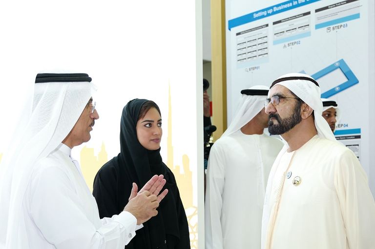 الشيخ محمد بن راشد تجول في مختلف أرجاء معرض دبي للاستثمارات العقارية