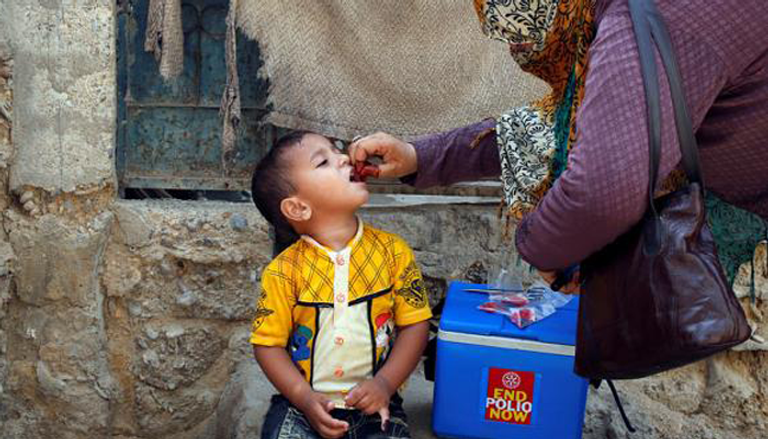 تطعيم شلل الأطفال يساعد في القضاء على الفيروس