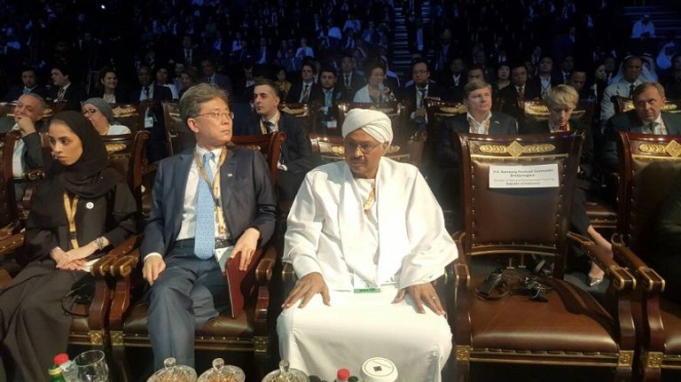 إحدى لقاءات وزير الاستثمار السوداني في دبي