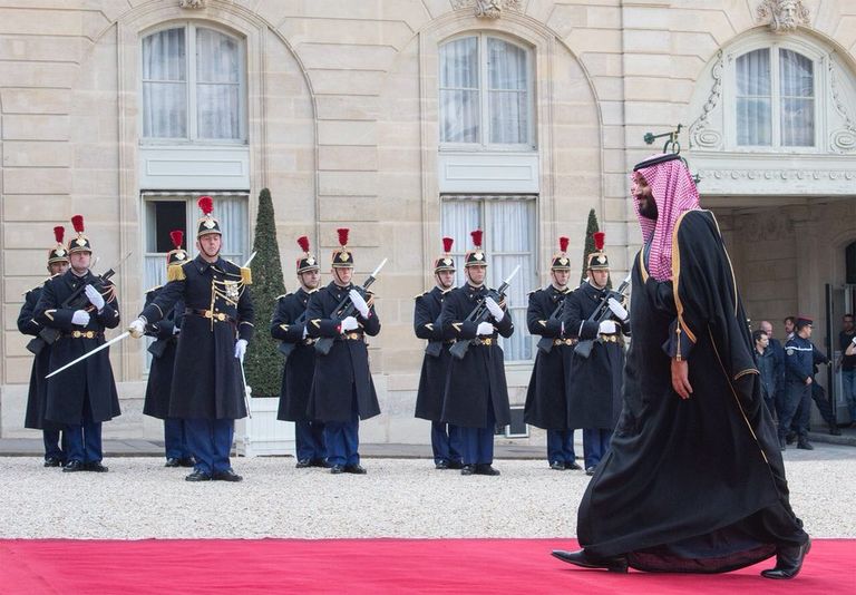 الرئيس الفرنسي وولي العهد السعودي خلال المؤتمر الصحفي