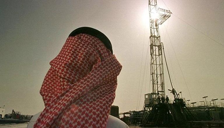 السعودية تُبقي صادراتها من الخام في مايو دون 7 ملايين برميل يوميا