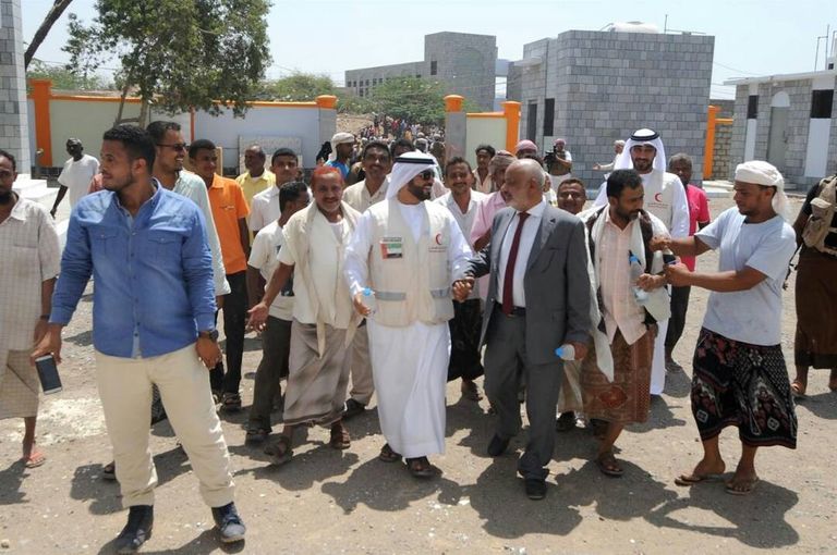 خلال توزيع المساعدات الإنسانية