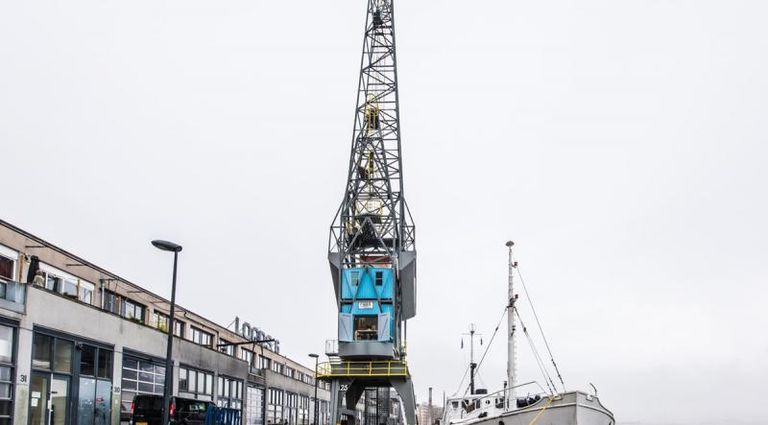 رافعة بجناح فندقي جناح فاخر داخل رافعة