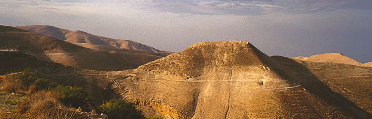 "مادبا" الأردنية مدينة الينابيع الاستشفائية والكنائس