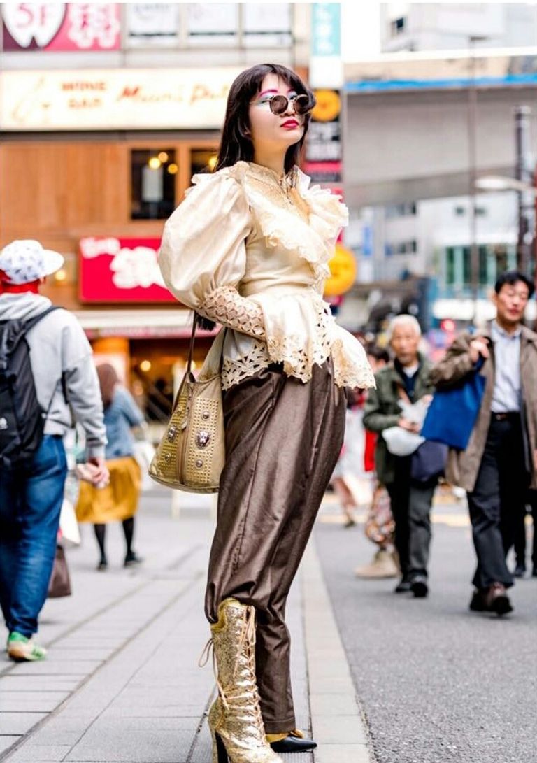 الألوان الفوسفورية في أسبوع الموضة في طوكيو