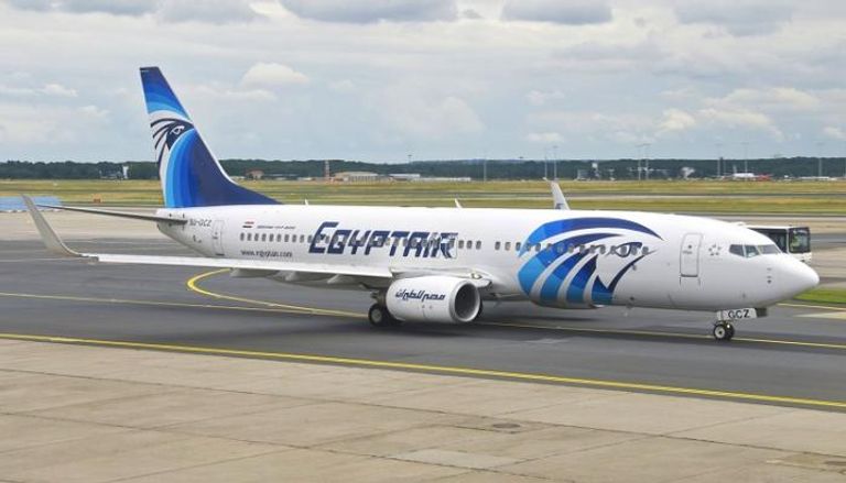 طائرة مصر للطيران من طراز بوينج 737 / 800