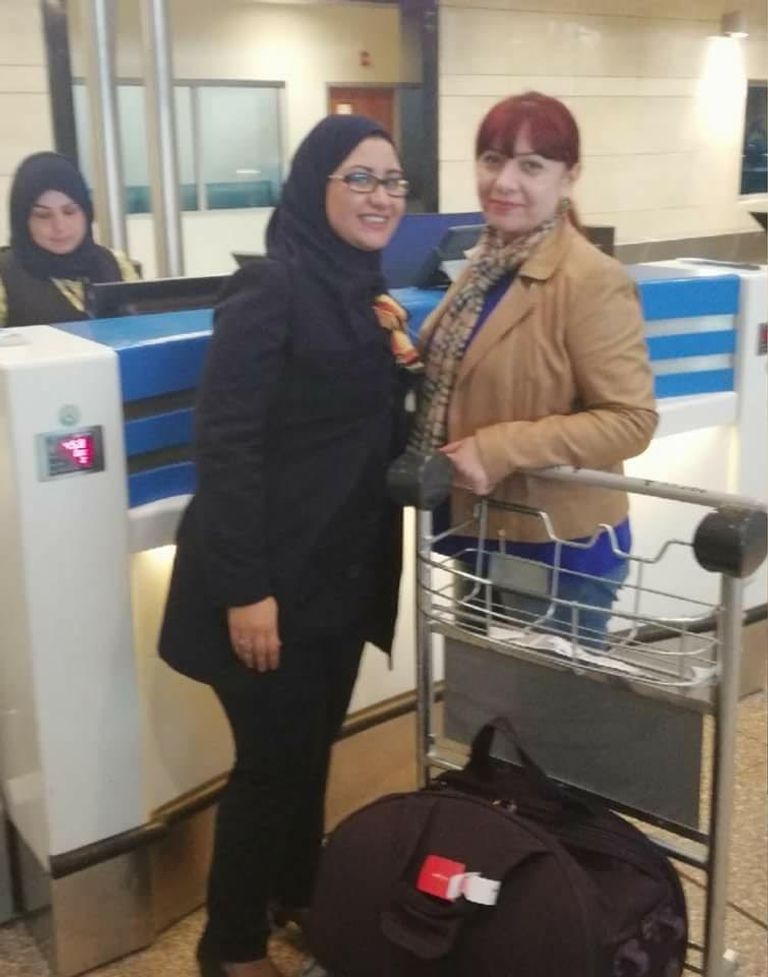 طائرة مصر للطيران من طراز بوينج 737 / 800