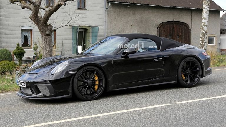 سيارة بورش موديل 911 Speedster