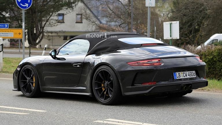 سيارة بورش موديل 911 Speedster