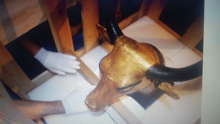 البقرة الذهبية من مقتنيات توت عنخ آمون