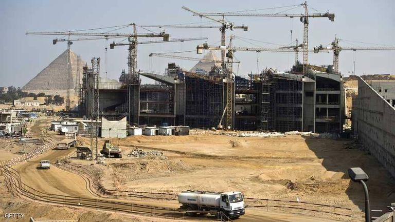 المتحف المصري الكبير البقرة الذهبية من مقتنيات توت عنخ آمون