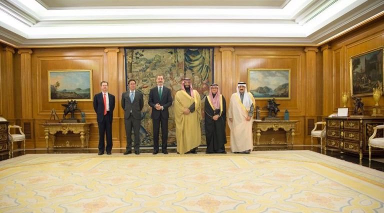 ملك إسبانيا يستقبل ولي العهد السعودي