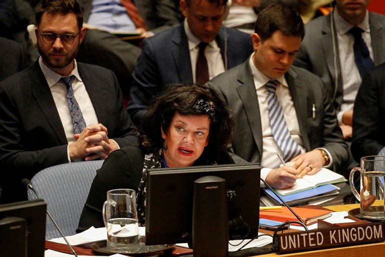 ندوبة بريطانيا بالأمم المتحدة كارين بيرس جوتيريس خلال الجلسة