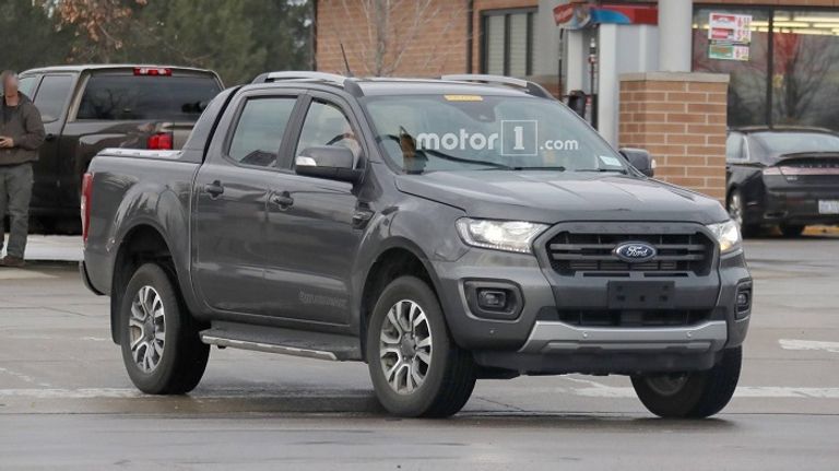 الشاحنتان فورد "Raptor" و"Wildtrak"