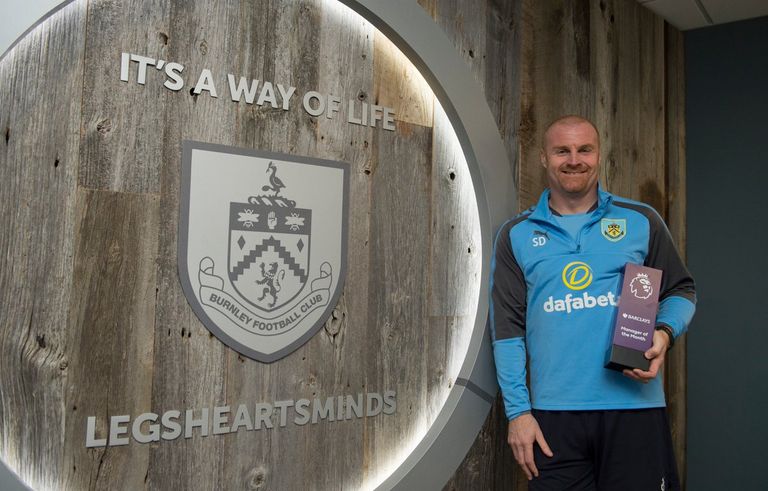 سين دايش يتوج بجائزة أفضل مدرب في البريمييرليج عن شهر مارس