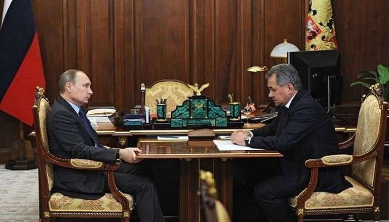 وزير الدفاع الروسي سيرغي شويغو مع الرئيس فلاديمير بوتين