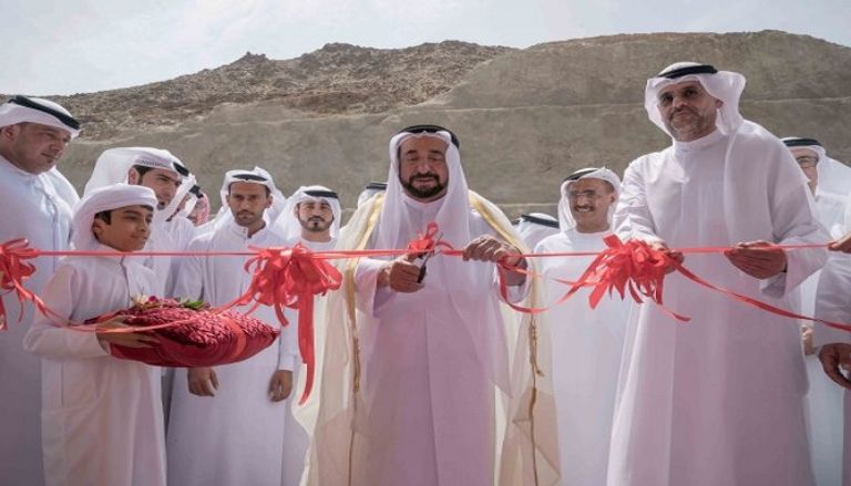 الشيخ الدكتور سلطان بن محمد القاسمي يدشن المرحلة الأولى من طريق خورفكان 