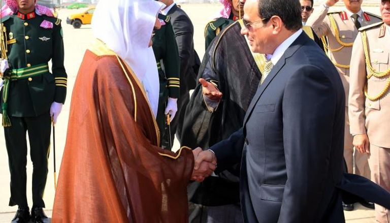 الرئيس المصري يصل الدمام لحضور القمة العربية