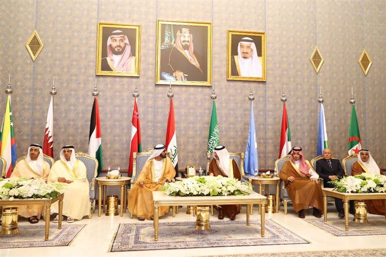 وفد إماراتي رفيع المستوى يشارك في القمة الـ29 الشيخ محمد بن راشد آل مكتوم يصل إلى الظهران