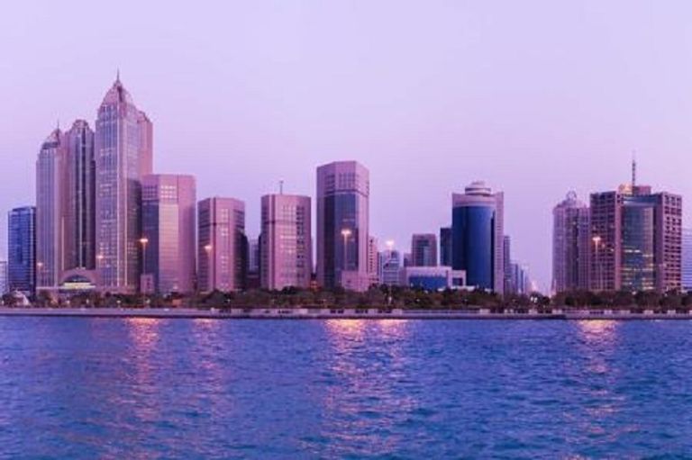 تزايد حركة السياحة إلى الإمارات - رويترز