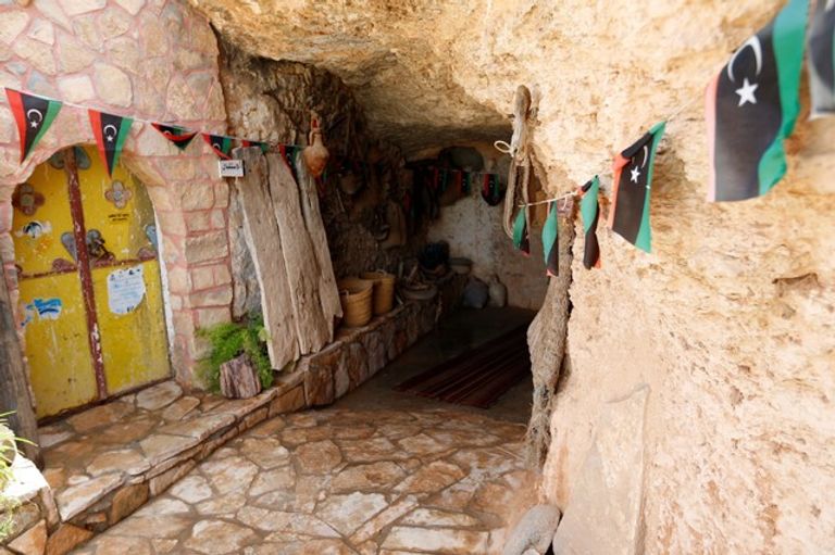 كهف بالمنطقة الجبلية في مدنية غريان الليبية كهف بالمنطقة الجبلية في مدينة غريان الليبية