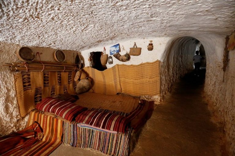 كهف بالمنطقة الجبلية في مدنية غريان الليبية كهف بالمنطقة الجبلية في مدينة غريان الليبية