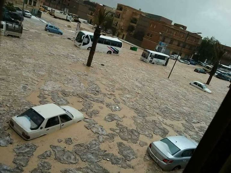 فيضانات في مدينة الجزائر 
