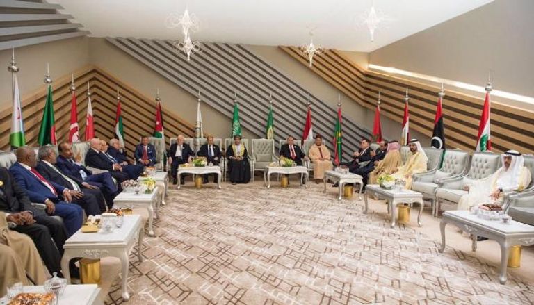 القادة والزعماء العرب على هــامش القمة العربية في الظهران