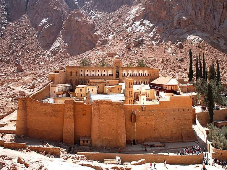 شعار الاحتفالية بمصر