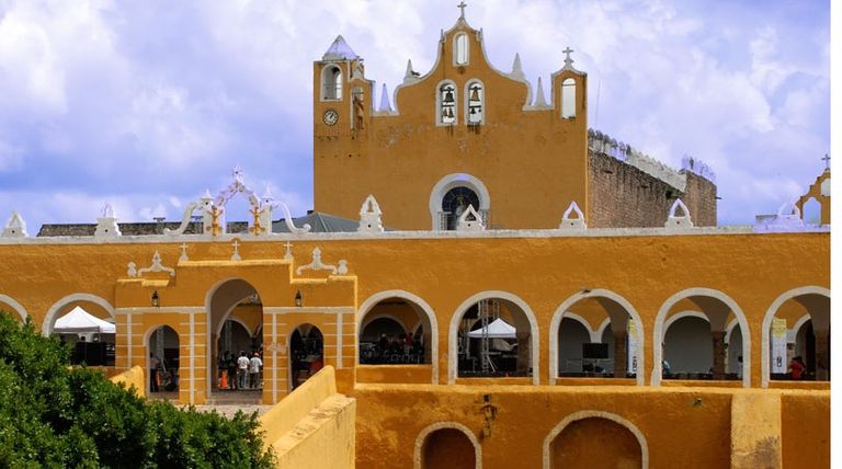 المكسيك إيزامال الصفراء   مدن ملونة حول العالم