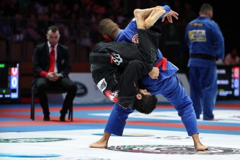 الجوجيتسو أم الفنون القتالية التي خرج منها الكاراتيه والجودو