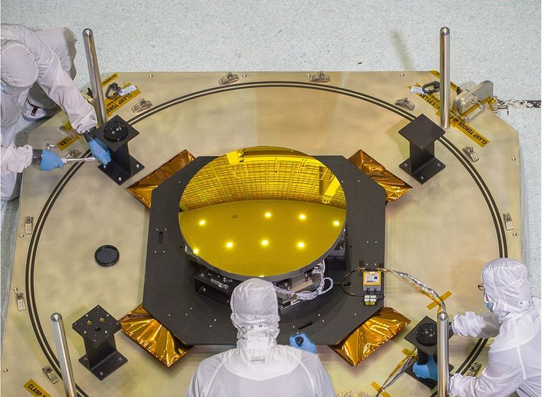 اختبارات لمرآة تلسكوب جيمس ويب