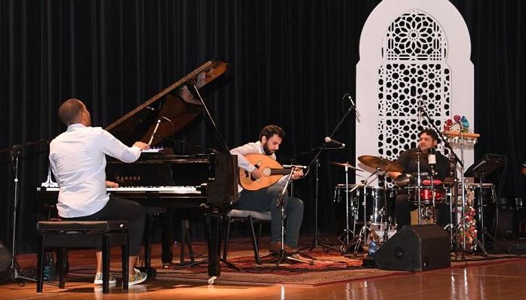 فرقة "إنسولا" الموسيقية في أبوظبي 